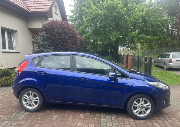 Ford Fiesta cena 28500 przebieg: 122000, rok produkcji 2015 z Chełmek małe 172